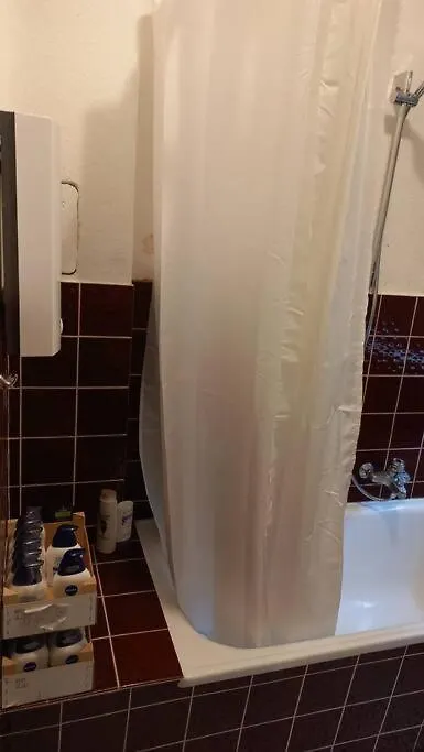 Double Room With A Kitchen And A Shared Bathroom Bremen